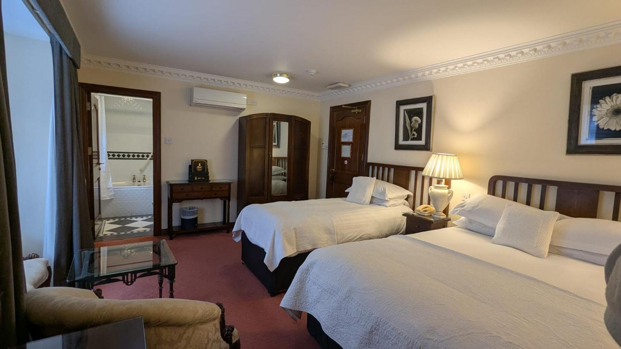 Foley'S Townhouse Killarney Hotel Екстериор снимка