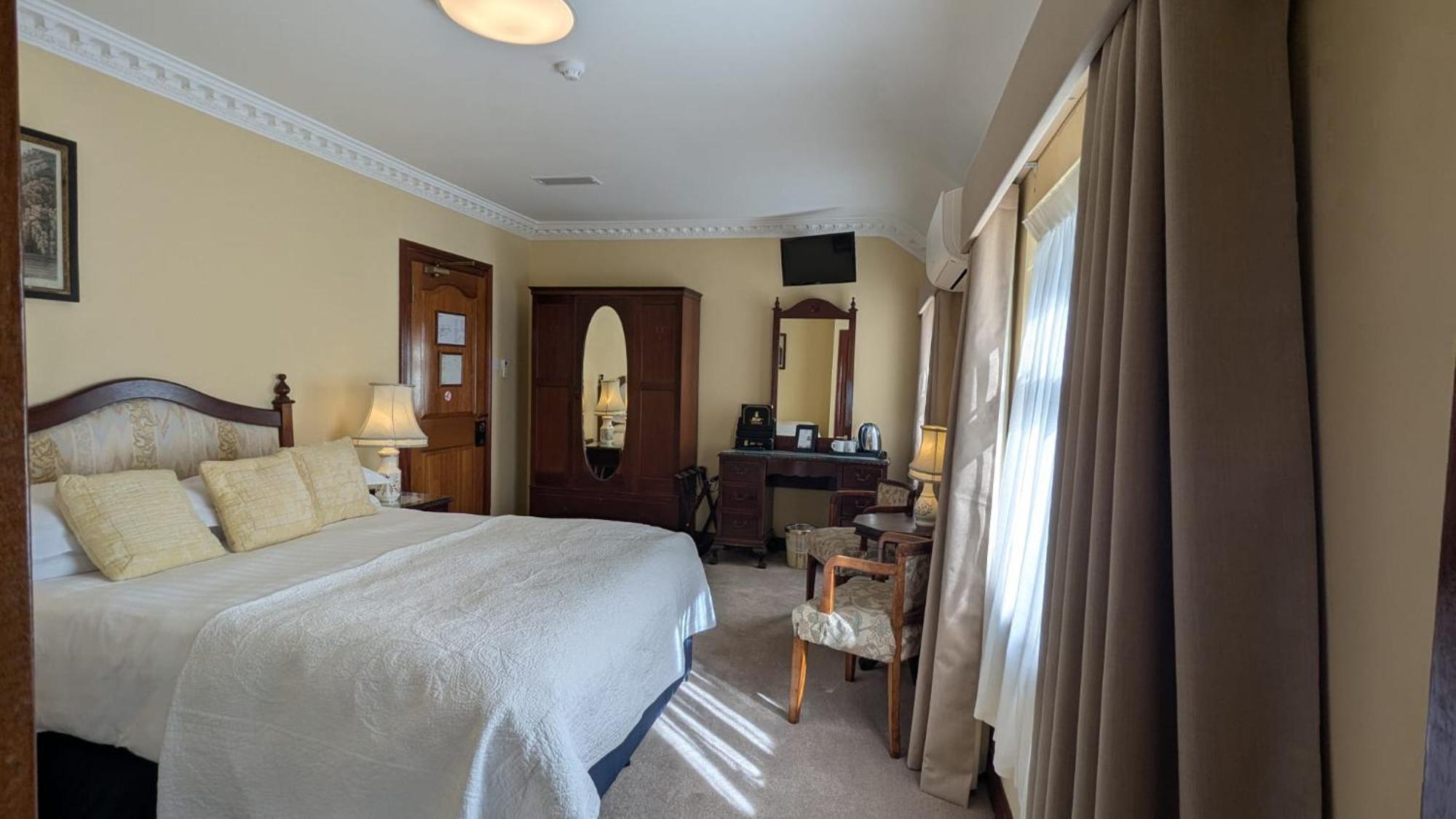 Foley'S Townhouse Killarney Hotel Екстериор снимка